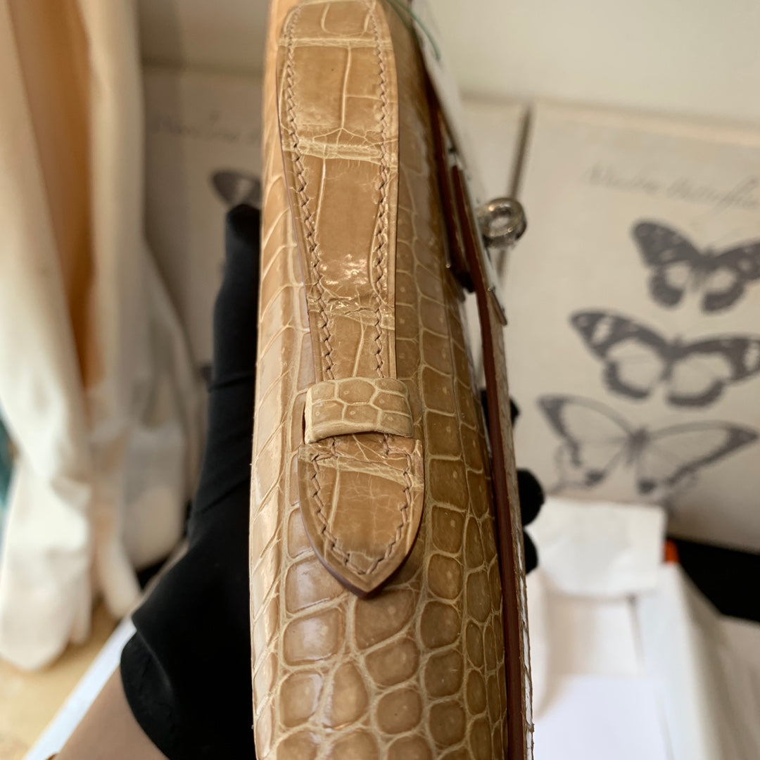 Hermes Kelly Cut 31 in Tortilla Brown Alligator Leather with Silver Hardware Bag