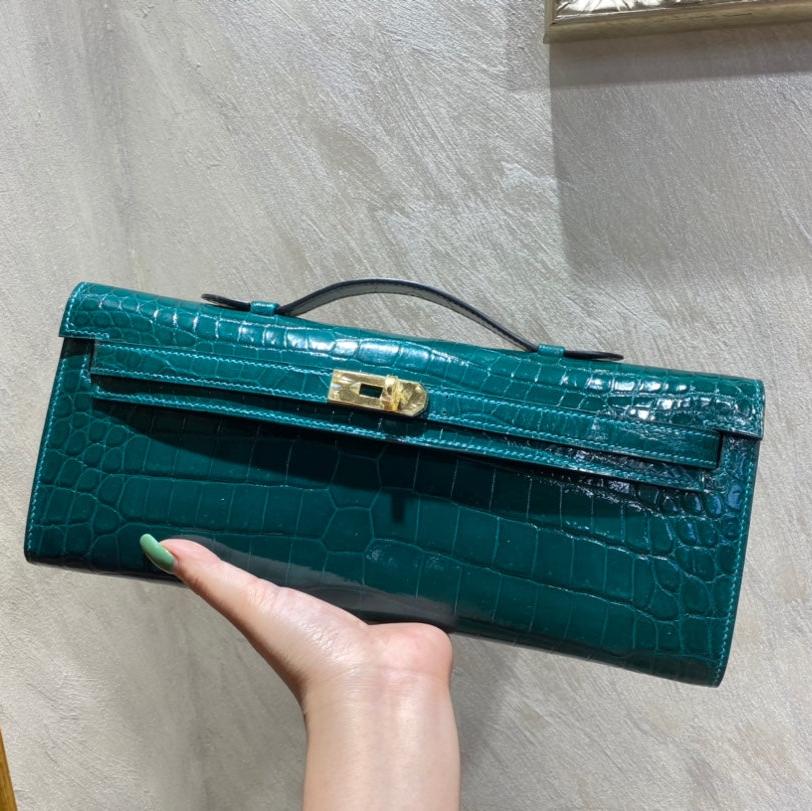 Hermes Kelly Cut 31 in Pine Green Shinny Alligator Leather with Gold Hardware Bag