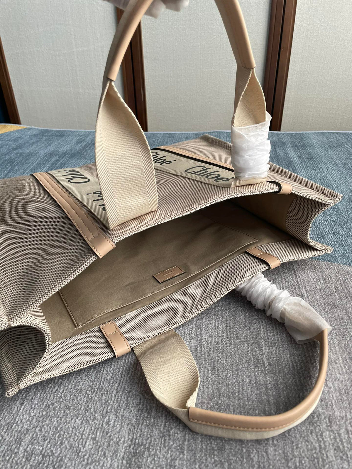 Lagre Woody Tote Bag 45 in Beige Linen Canvas Black Webbing Logo Embroider Nude Calfskin