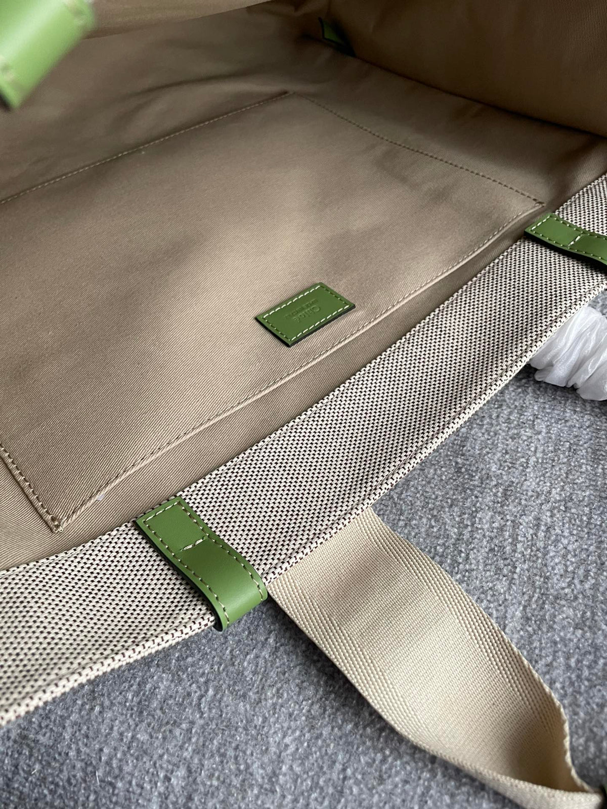 Lagre Woody Tote Bag 45 in Beige Linen Canvas Black Webbing Logo Embroider Green Calfskin