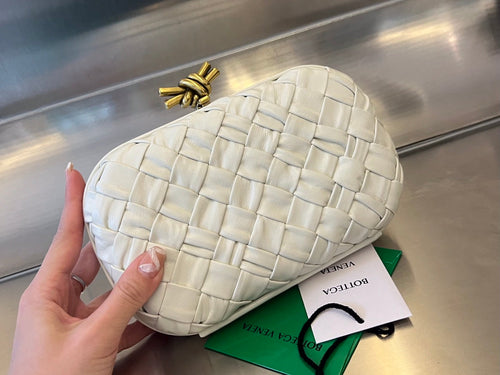 Bottega Veneta Knot 19 in White Lambskin Bag