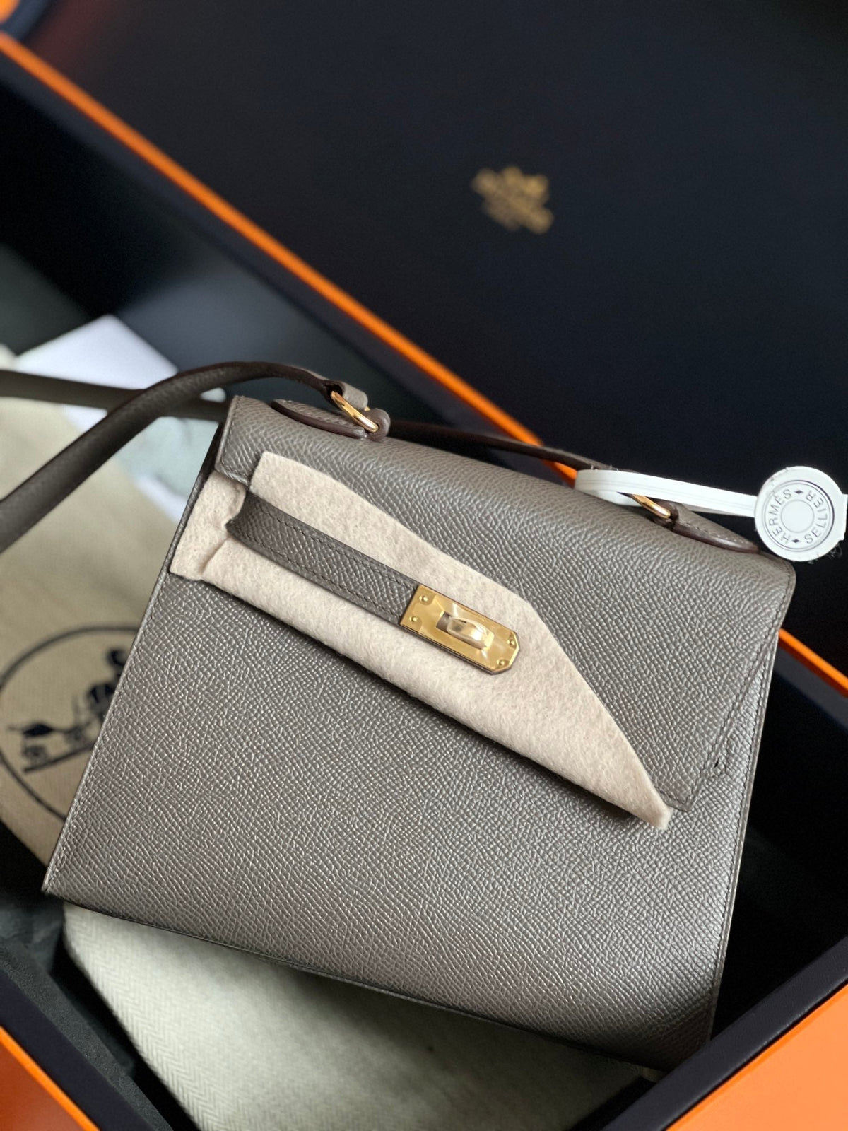 Hermes Kelly Desordre 20 in Medium Brown Epsom Leather with Gold Hardware Bag