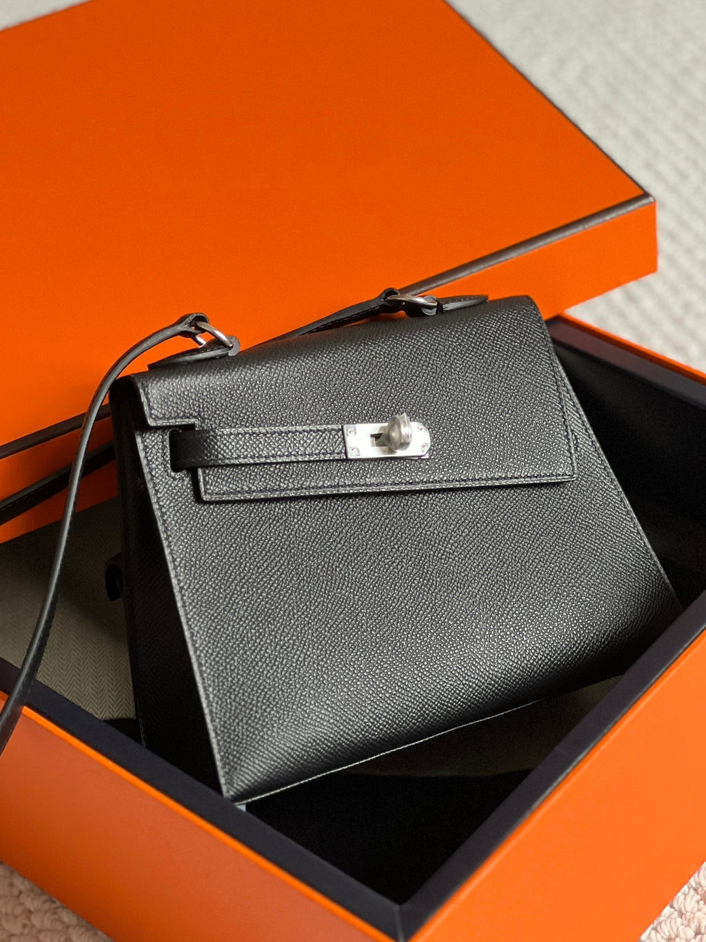 Hermes Kelly Desordre 20 in Black Epsom Leather with Silver Hardware Bag