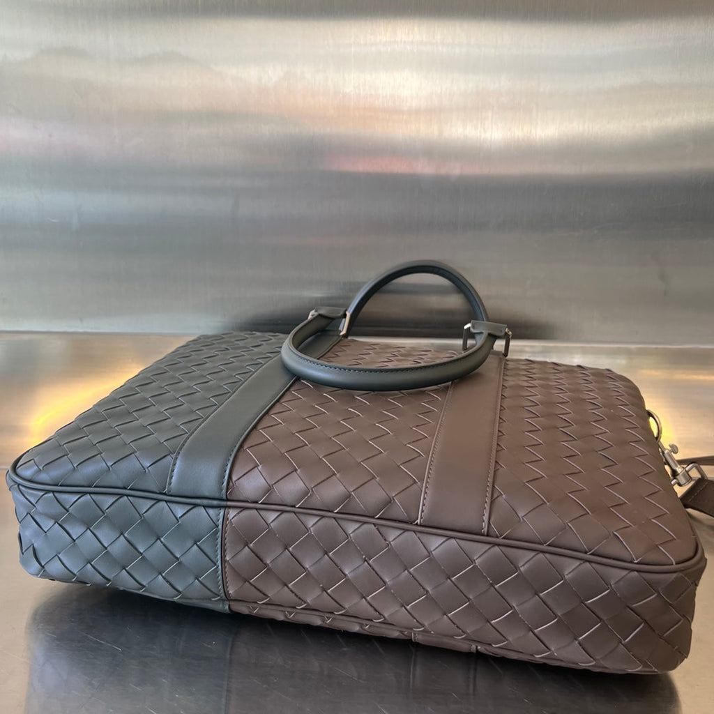 Bottega Veneta Large Intrecciato 40 Briefcase in Light Brown Mix Dark Green Calfskin Bag