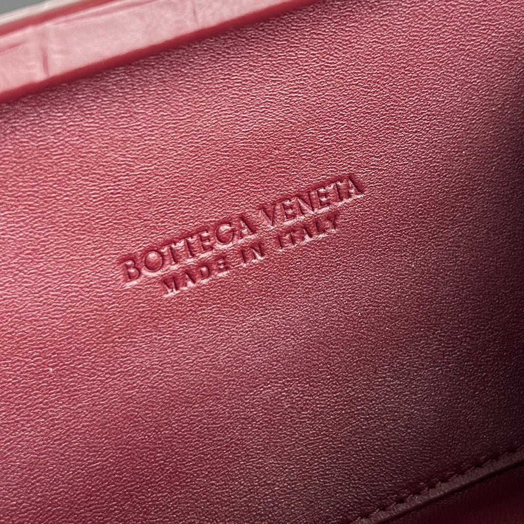 Bottega Veneta Knot 19 in Burgundy Red Crocodile Pattern Calfskin Bag