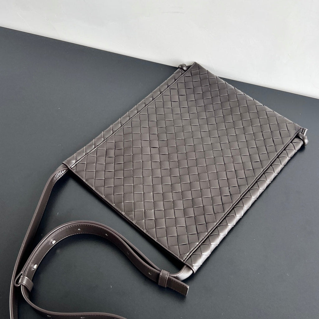 Bottega Veneta Large 35 Flat Loop in Black Calfskin Bag
