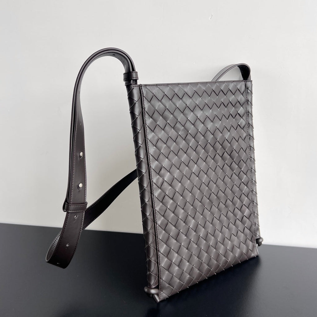 Bottega Veneta Large 35 Flat Loop in Black Calfskin Bag