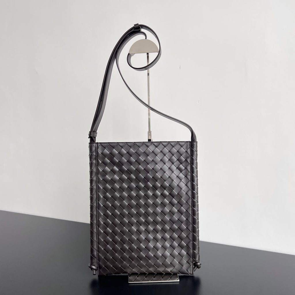 Bottega Veneta Large 35 Flat Loop in Black Calfskin Bag