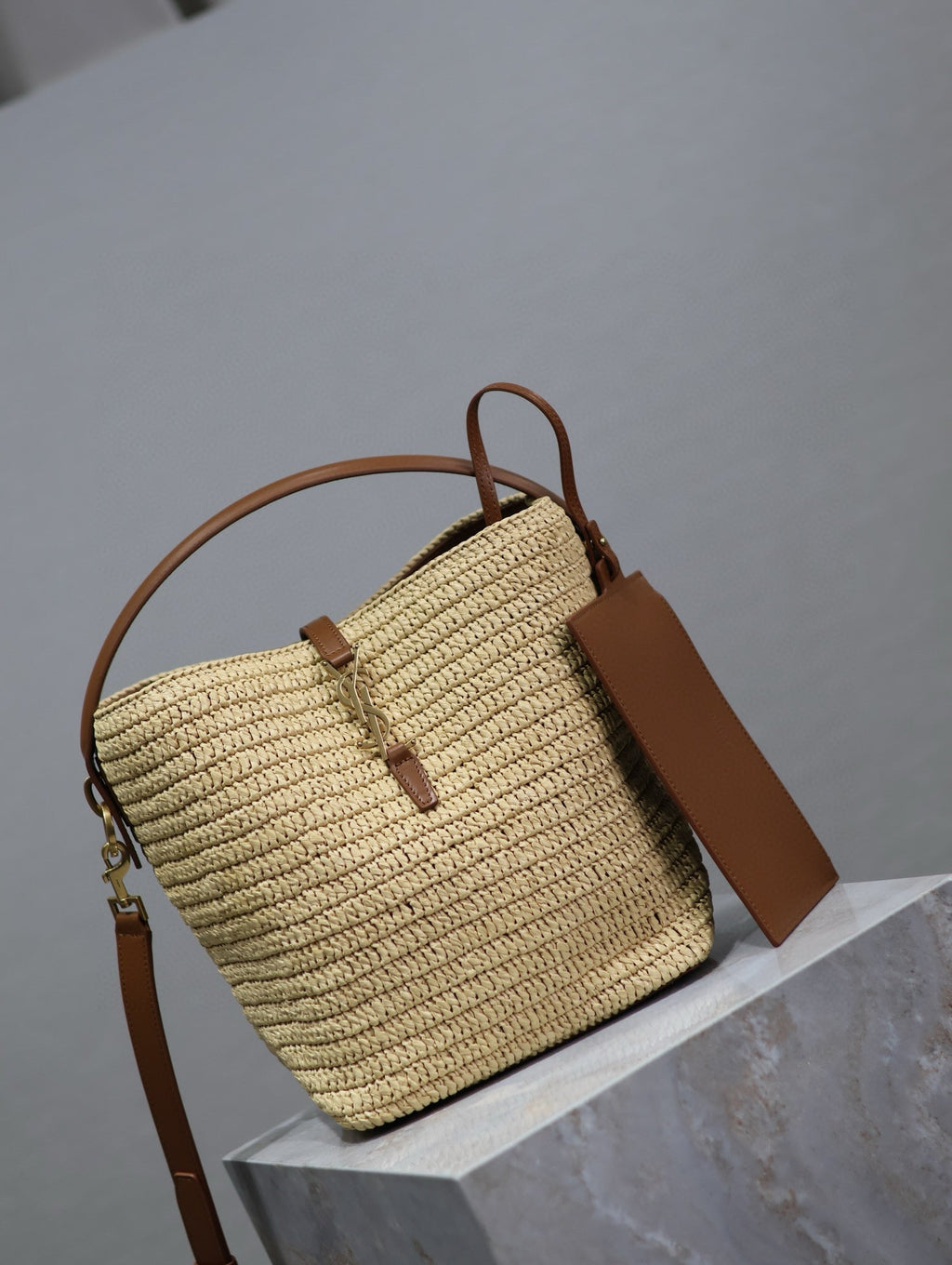 Saint Laurent Le 37 de Rafia Trenzada Y Piel de Curtido Vegetal Bag