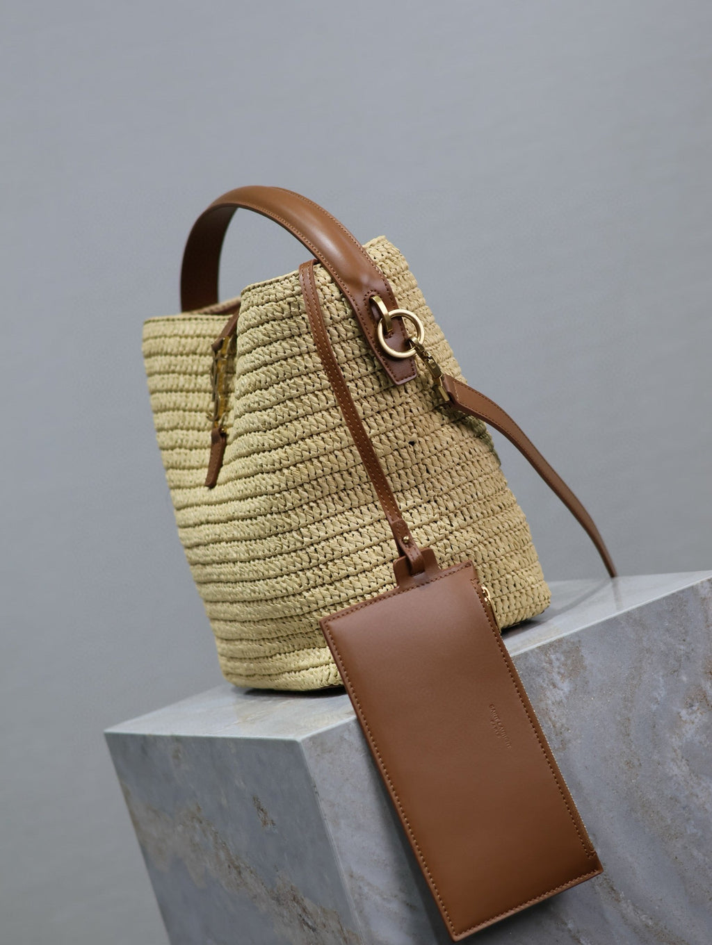 Saint Laurent Le 37 de Rafia Trenzada Y Piel de Curtido Vegetal Bag