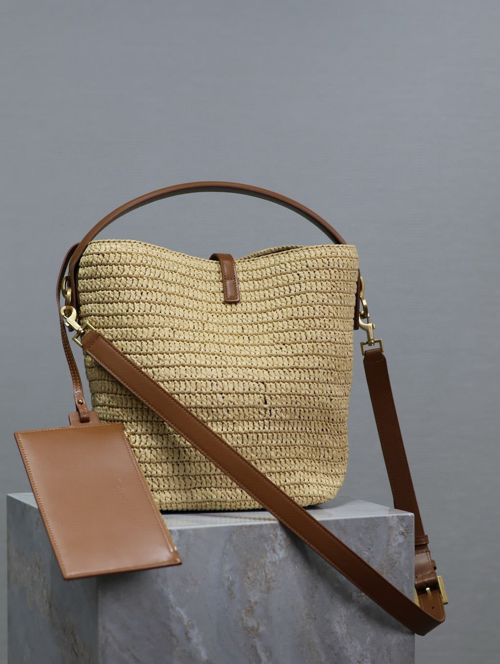 Saint Laurent Le 37 de Rafia Trenzada Y Piel de Curtido Vegetal Bag