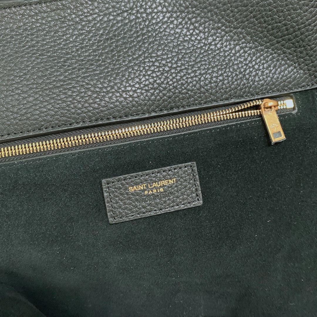 Saint Laurent Le 5 À 7 Bea in Grained Leather Black Bag