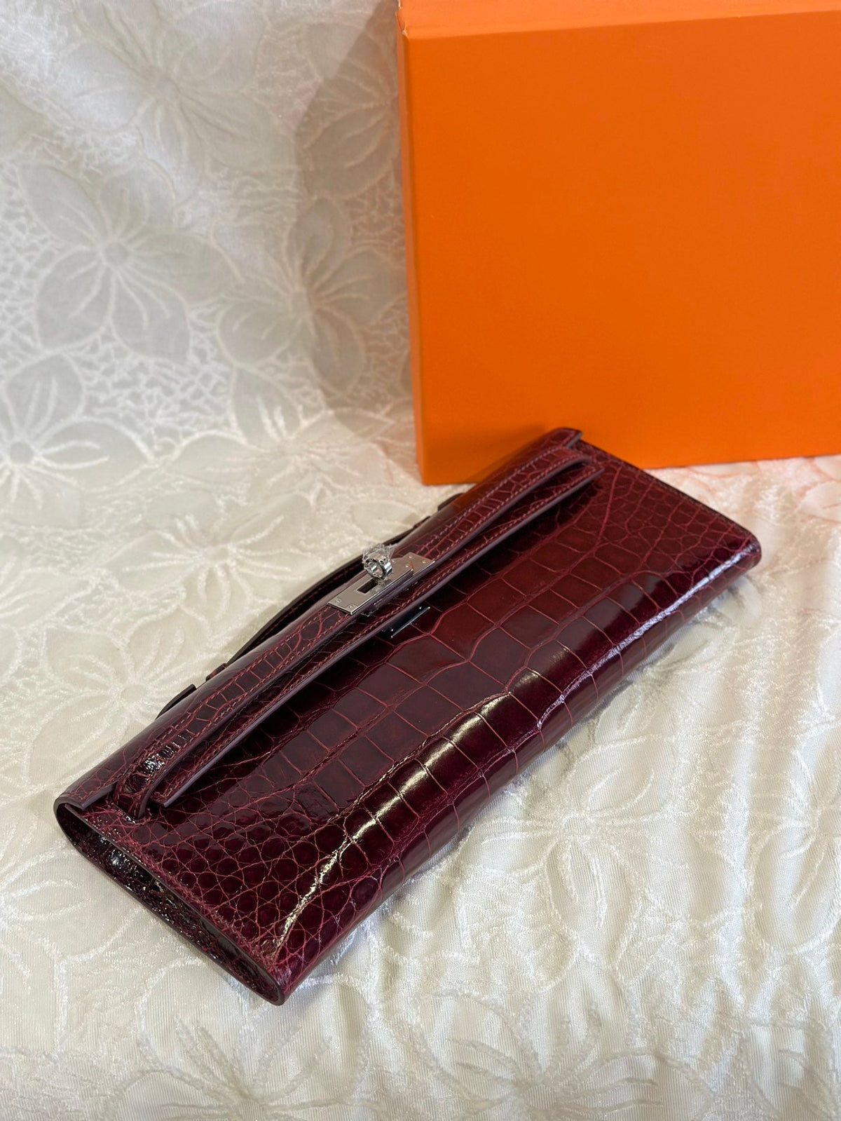 Hermes Kelly Cut 31 in Sangria Purple Shinny Alligator Leather with Silver Hardware Bag