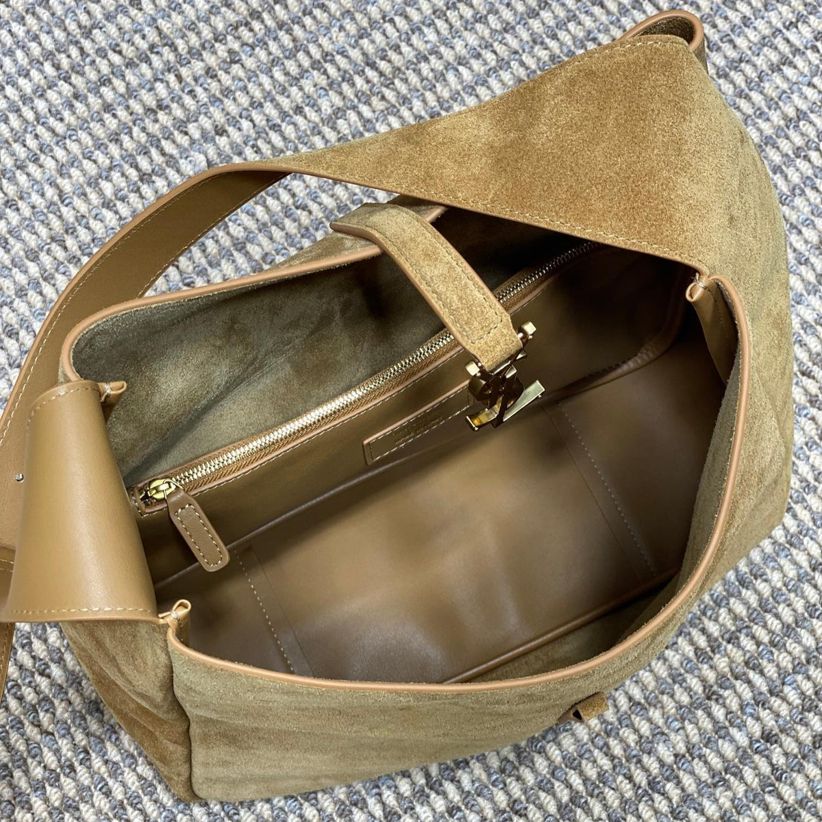 Saint Laurent Le 5 À 7 Supple Bag 31 in Peanut Brown Suede