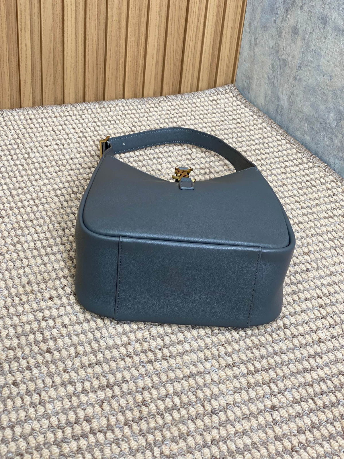 Saint Laurent Le 5 À 7 Small Supple 22 in Nepal Blue Calfskin Gold Buckle Bag