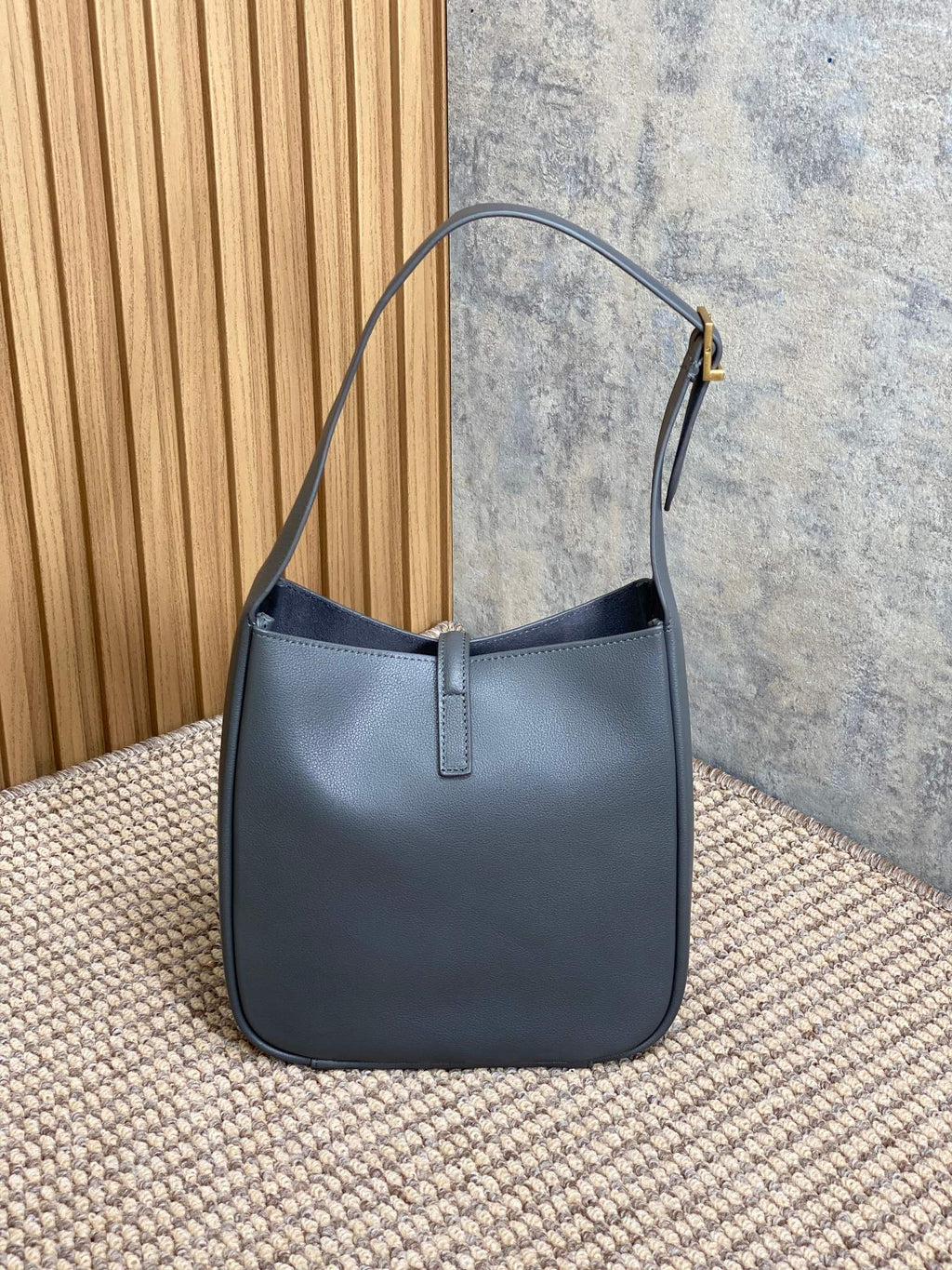 Saint Laurent Le 5 À 7 Small Supple 22 in Nepal Blue Calfskin Gold Buckle Bag