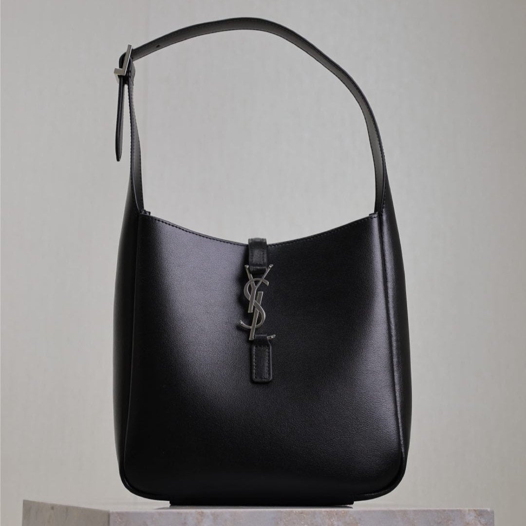 Saint Laurent Le 5 À 7 Supple Bag 23 in Black Calfskin Silver Buckle